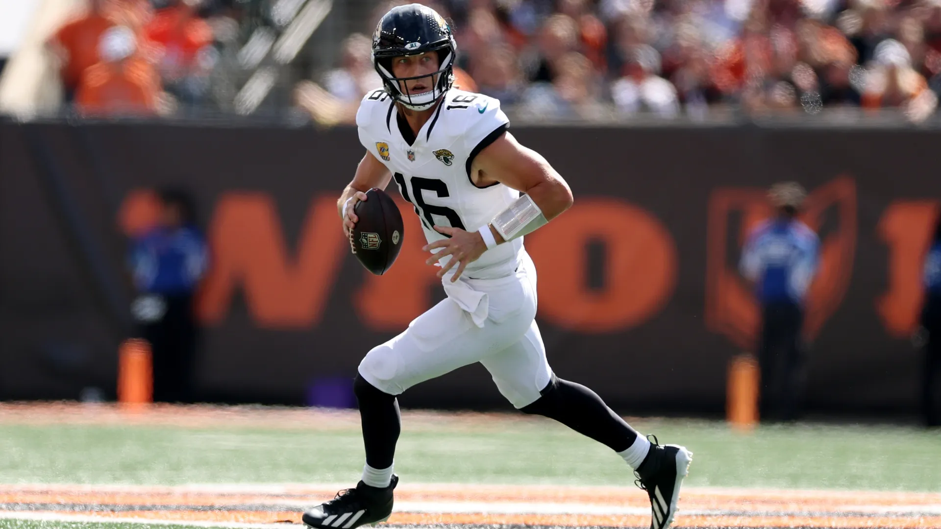 Trevor Lawrence #16 of the Jacksonville Jaguars passes the ball (Source: Andy Lyons/Getty Images)