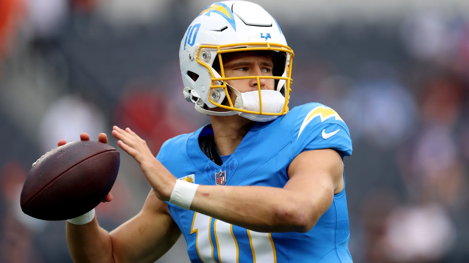 Justin Herbert #10 of the Los Angeles Chargers (Source: Katelyn Mulcahy/Getty Images)