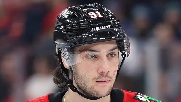 Frank Nazar #91 of the Chicago Blackhawks at the United Center.