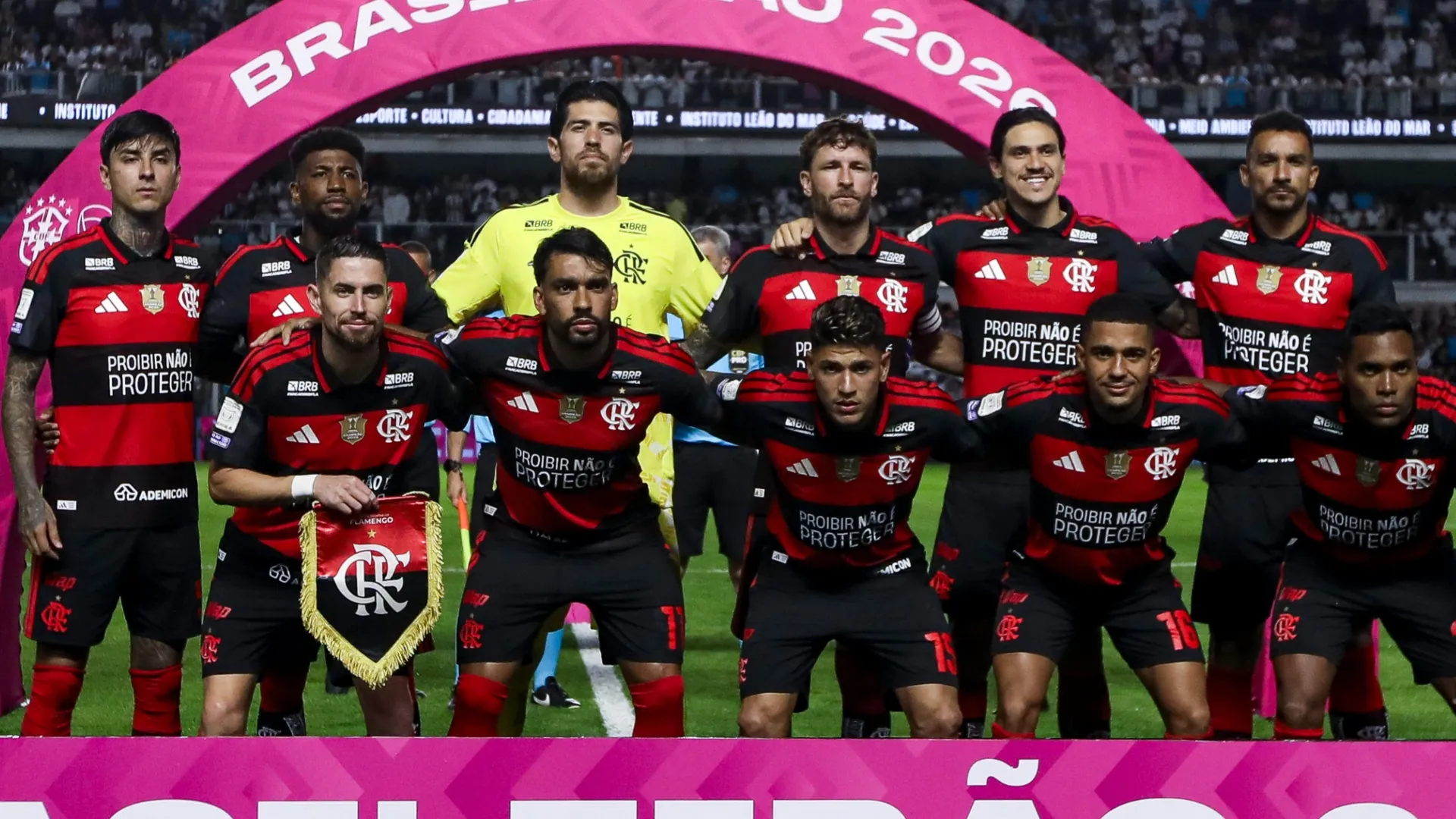 Team of Flamengo before the Brasileirao 2026 29th-round match (Source: Ricardo Moreira/Getty Images)