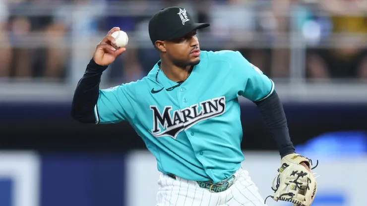Xavier Edwards #9 of the Miami Marlins throws the ball.