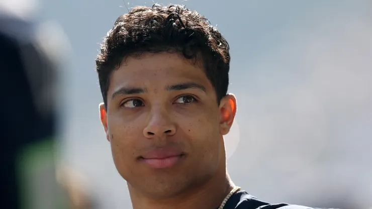 Zach Charbonnet running back of the Seattle Seahawks