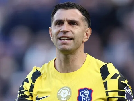 Why was Emiliano Martinez subbed off during Everton vs. Chelsea?