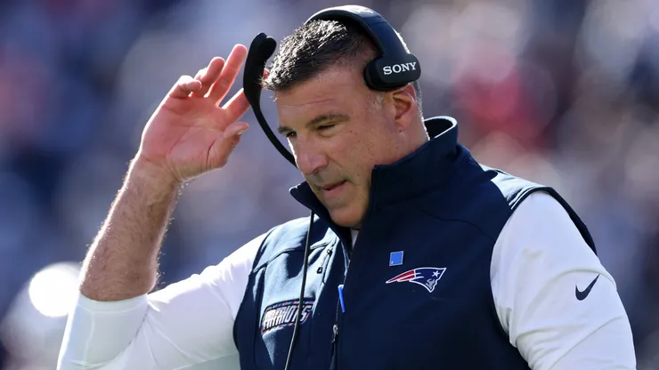Head coach Mike Vrabel of the New England Patriots looks on during the first half.