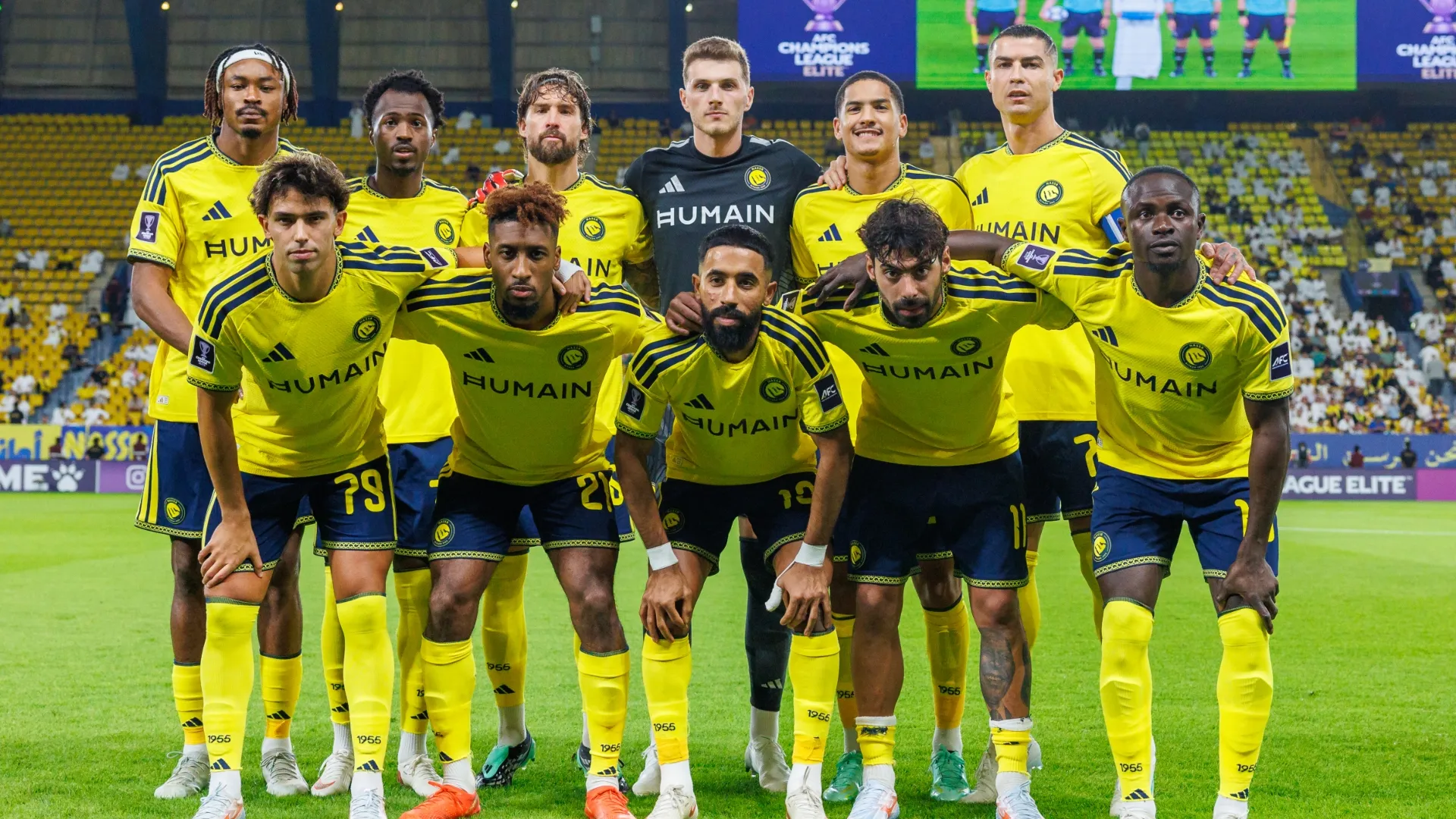 Al Nassr players group photo during the AFC Champions League Elite game (Source: Abdullah Ahmed/Getty Images)
