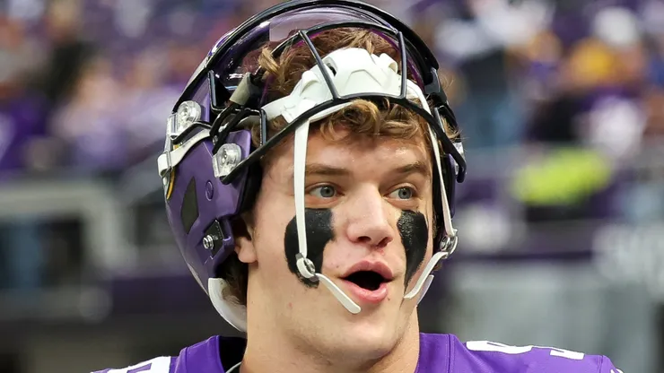 J.J. McCarthy during a game against the Washington Commanders at U.S. Bank Stadium.