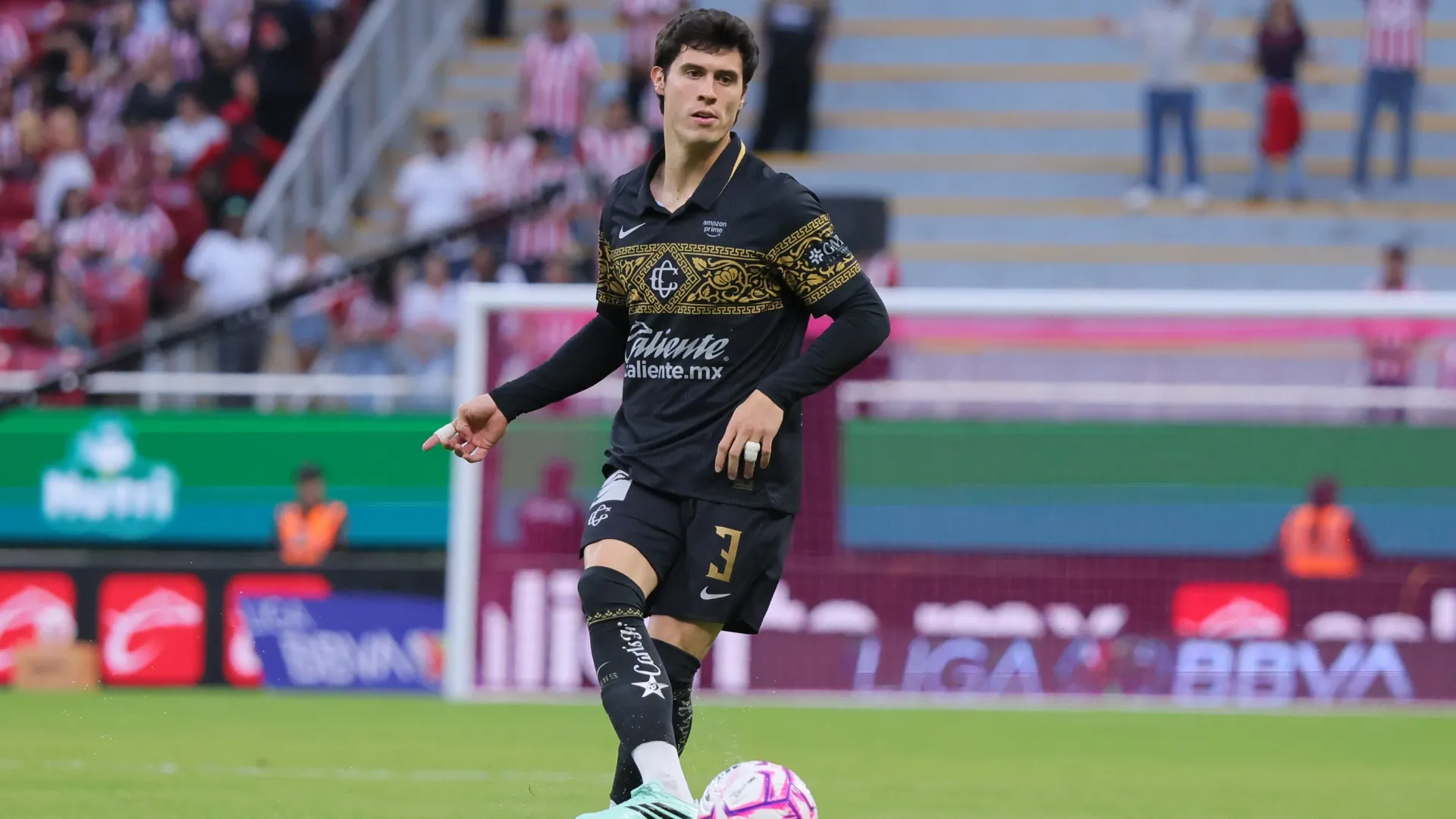 Diego Campillo of Chivas (Source: Simon Barber/Getty Images)
