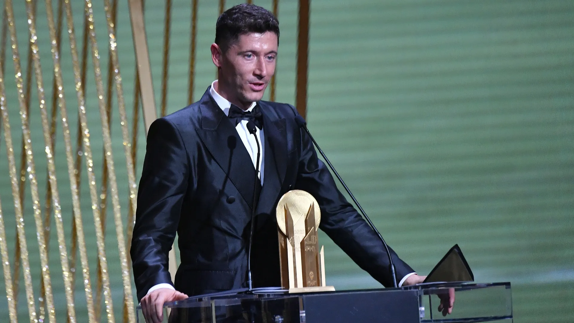 Robert Lewandowski receives for the second time the Gerd Muller Trophy (Source: Aurelien Meunier/Getty Images)