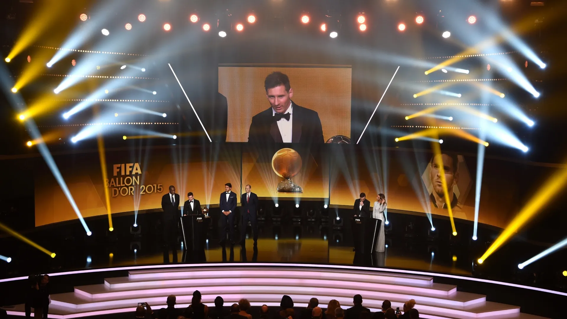 Lionel Messi speaks to the audience after receiving the Ballon d’or in 2015 (Source: Matthias Hangst/Getty Images)