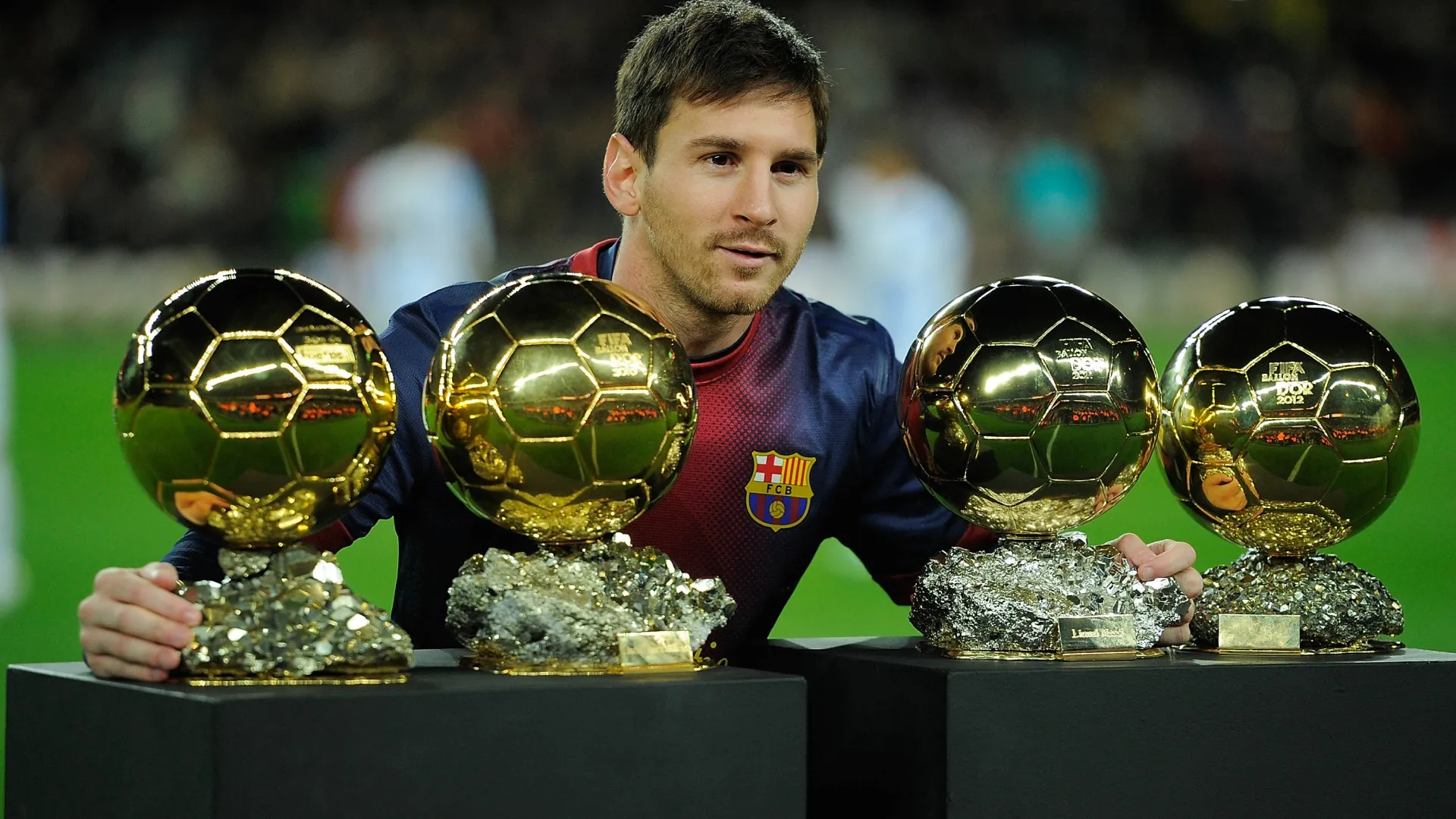 Leo Messi of Barcelona displays his four ballon d’or in 2013 (Source: Gonzalo Arroyo Moreno/Getty Images)