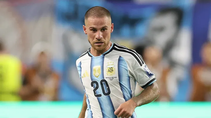 Alexis Mac Allister playing for Argentina.