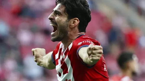 Briseño aprovechó la ocasión para celebrar con su familia en el Estadio Akron