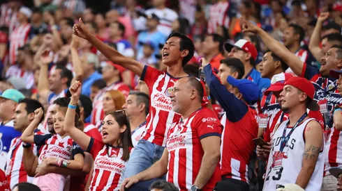 Los aficionados de Chivas respondieron a la petición de Veljko Paunovic en los 90 minutos contra Cruz Azul