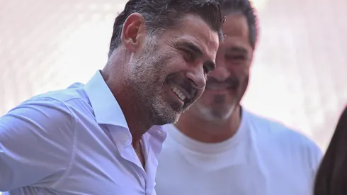 Fernando Hierro repetirá la fórmula de mercado y busca a otro referente para Chivas