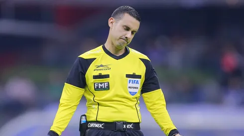 CIUDAD DE MEXICO, MEXICO – MAYO 6: Cesar Arturo Ramos, Arbitro Central durante el juego de Reclasificacion del Torneo Clausura 2023 de la Liga BBVA MX en el Estadio Azteca el 6 Mayo de 2023 en Ciudad de Mexico, Mexico. (Foto: Mauricio Salas/JAM MEDIA)