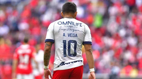 Alexis Vega aprovechó los días libres tras la clasificación directa a la Liguilla para hacerse un cambio estético