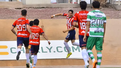Los rojiblancos regresan a casa con una ventaja mínima para la vuelta del sábado en Verde Valle