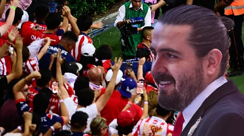 La afición de Chivas revienta a Amaury Vergara.