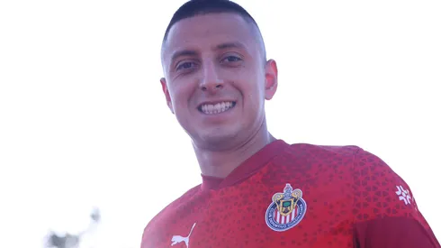 El Piojo Alvarado reportó este miércoles a la concentración de Selección México