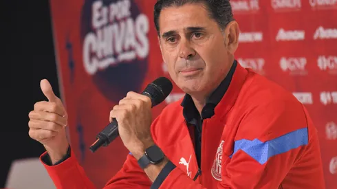 Fernando Hierro pudiera ser centro de las criticas al no poder cerrar la contratación de Alan Pulido en Chivas