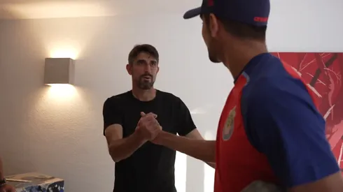 Veljko Paunovic ya estrechó la mano de sus refuerzos Ricardo Marín y Óscar Whalley