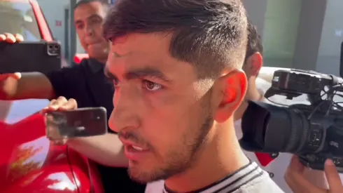 Víctor Guzmán fue el único que platicó con la prensa a su salida de la prueba física