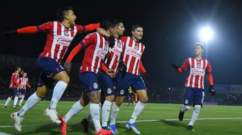 ¡TENDRÁ QUE ESPERAR! Quería cumplir su sueño en Chivas pero le extendieron el contrato en Europa