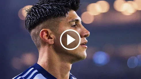 Golazo de Alan Pulido para Sporting Kansas City.