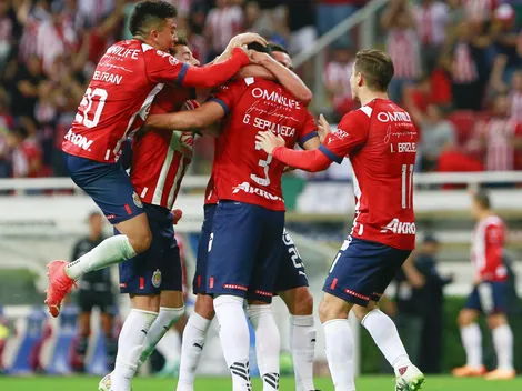 Se confirma el defensor que PSV quiere llevarse de Chivas