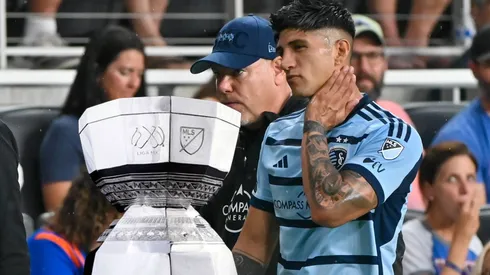 Alan Pulido recibe dura sanción.