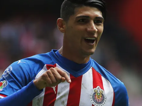 Alan Pulido da guiño a la afición de Chivas