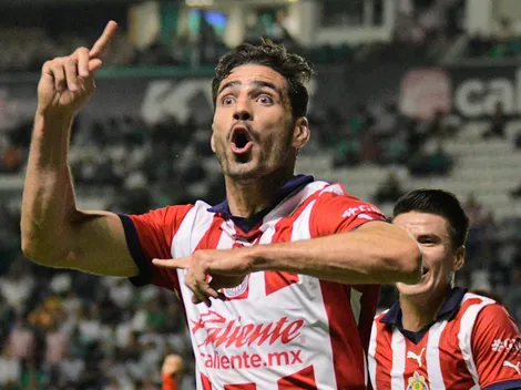 El Pollo levanta la mano para ser entrevistado