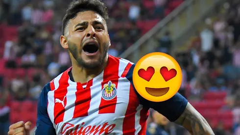 Así disfruta Vega de sus vacaciones con con parte del plantel de Chivas.