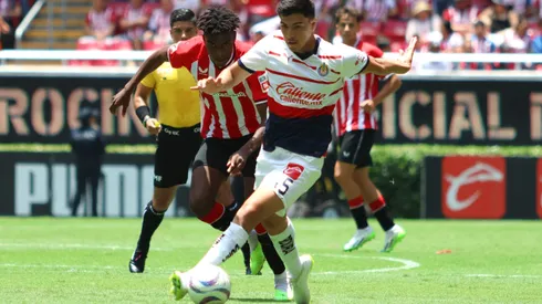 Érick Gutiérrez debutó con la playera rojiblanca frente al Athletic Club
