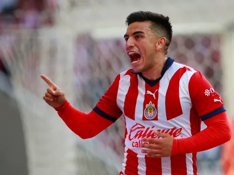 Chivas los mira a todos desde arriba