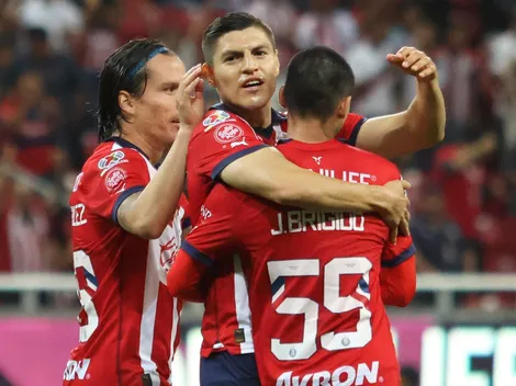 Chivas vuelve a engalanar el once ideal de la Liga MX contra tres representantes