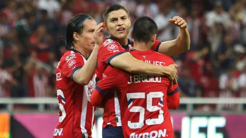 Chivas engalana el once ideal de la Liga MX.