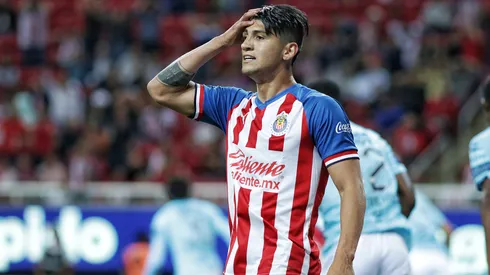 Lo que frena el regreso de Alan Pulido.