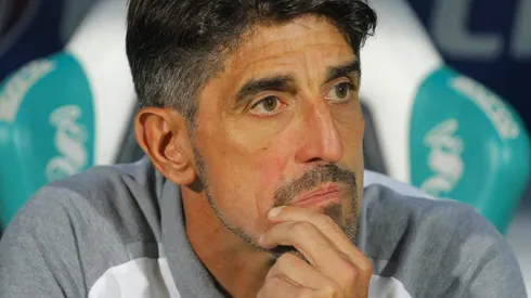 El entrenador Veljko Paunovic ha padecido la ausencia de un efectivo centro delantero en su alineación