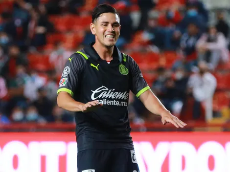 Lalo Torres fue tundido por todo Chivas