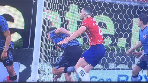 Antonio Briseño anotó un gol que invalidaron por un recargo a su marcador