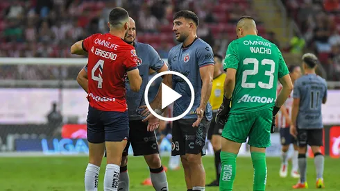 Chivas vuelve a ser la víctima del arbitraje