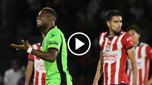 Así fue la polémica falta que le cobraron a Chivas frente a Juárez