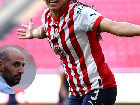 La jugadora que Spinelli está cepillando