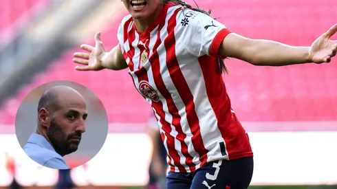 La jugadora que Spinelli está cepillando