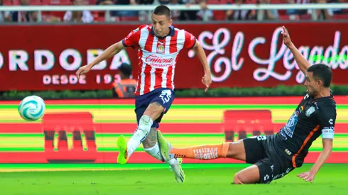 Piojo Alvarado volvió a ser la figura de Chivas.