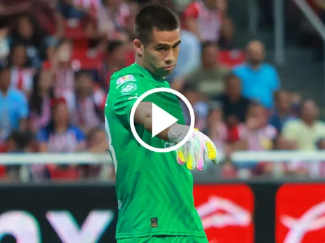Así atajó el penal el Wacho Jiménez en el empate entre Chivas y Pachuca