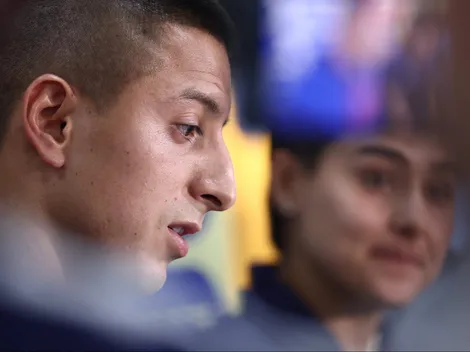 Afición defendió a Roberto Alvarado previo al Clásico Nacional