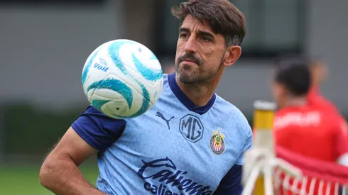 Veljko Paunovic aprovechó las ausencias de su plantel para observar a uno de los talentos de Fuerzas Básicas de Chivas