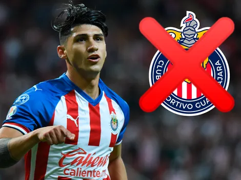 Alan Pulido le dice adiós a Chivas